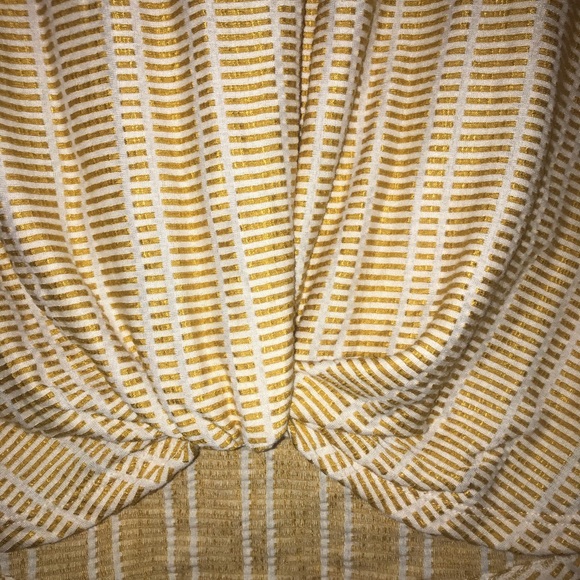 Yellow blouse - Picture 2 of 4